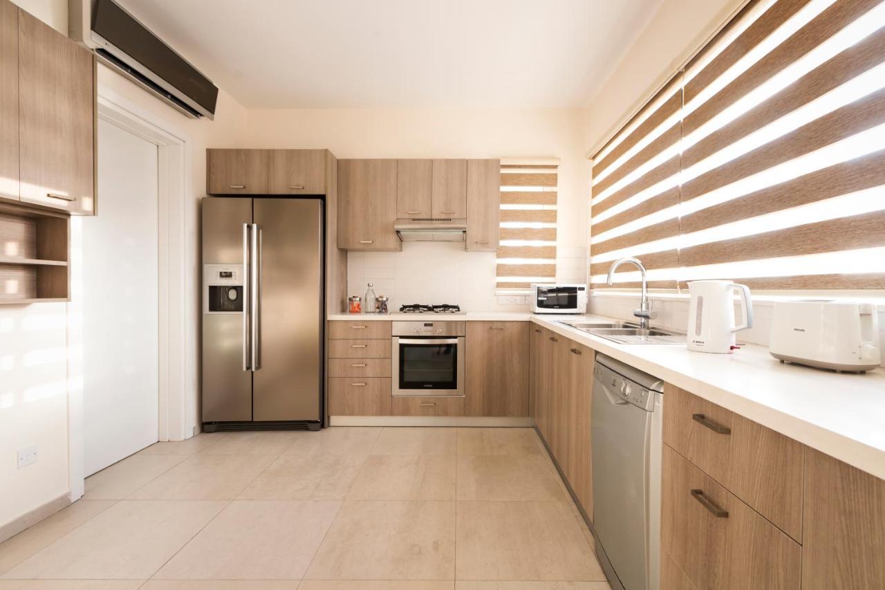 Resitour - Perneri Four Bedroom Villa Paphos Eksteriør bilde