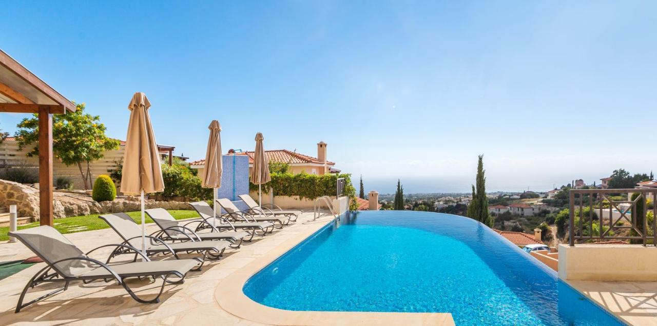 Resitour - Perneri Four Bedroom Villa Paphos Eksteriør bilde