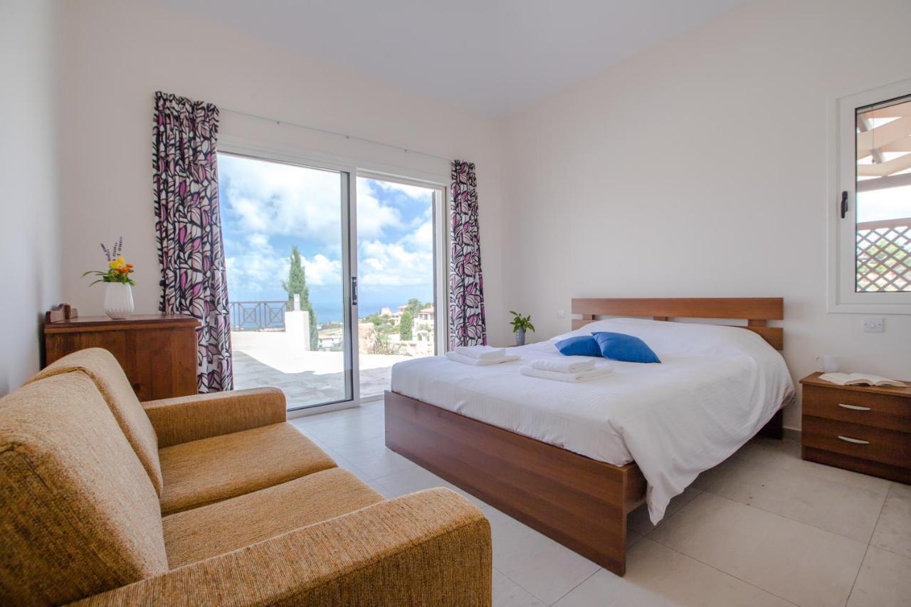 Resitour - Perneri Four Bedroom Villa Paphos Eksteriør bilde