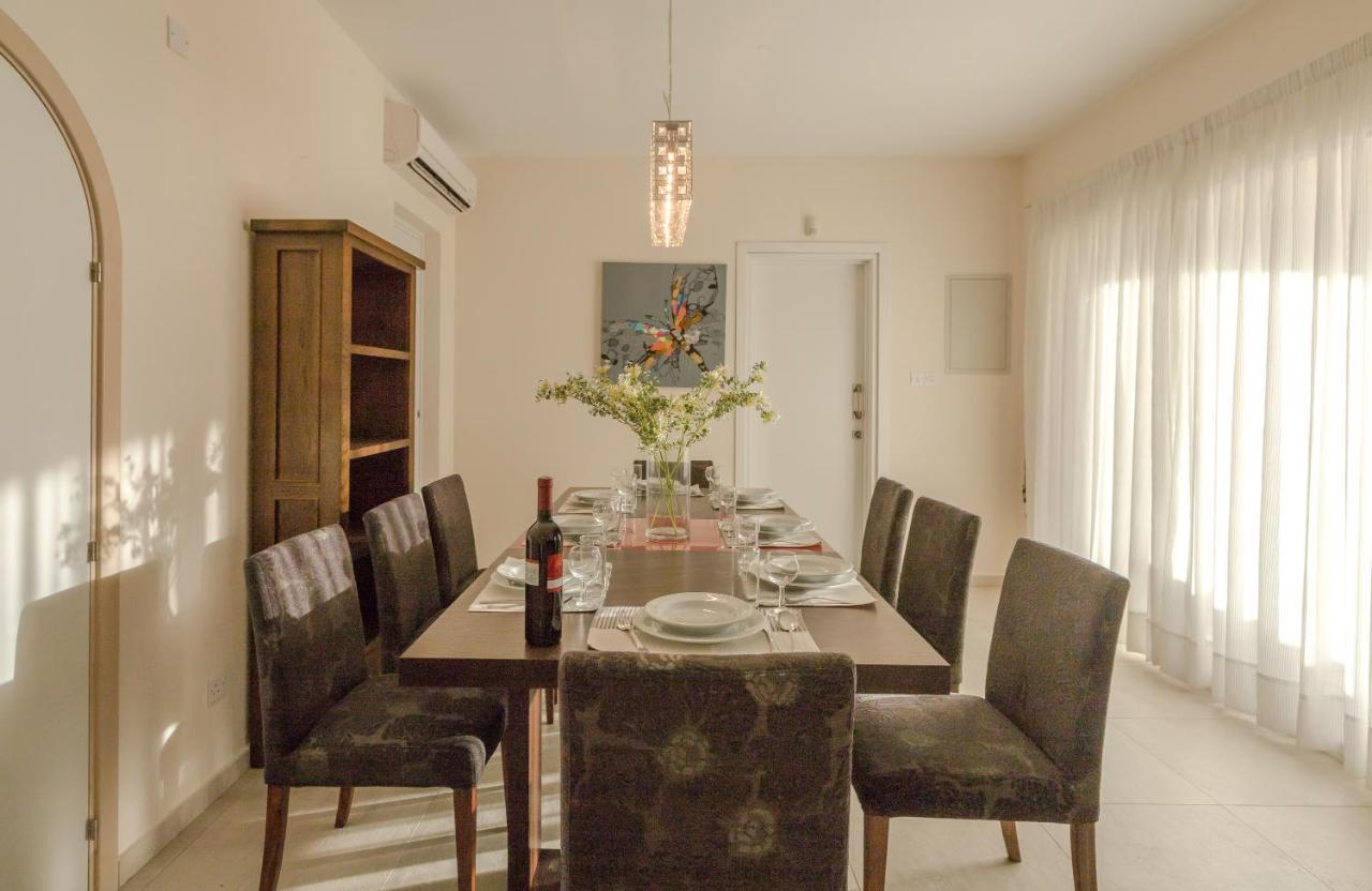 Resitour - Perneri Four Bedroom Villa Paphos Eksteriør bilde