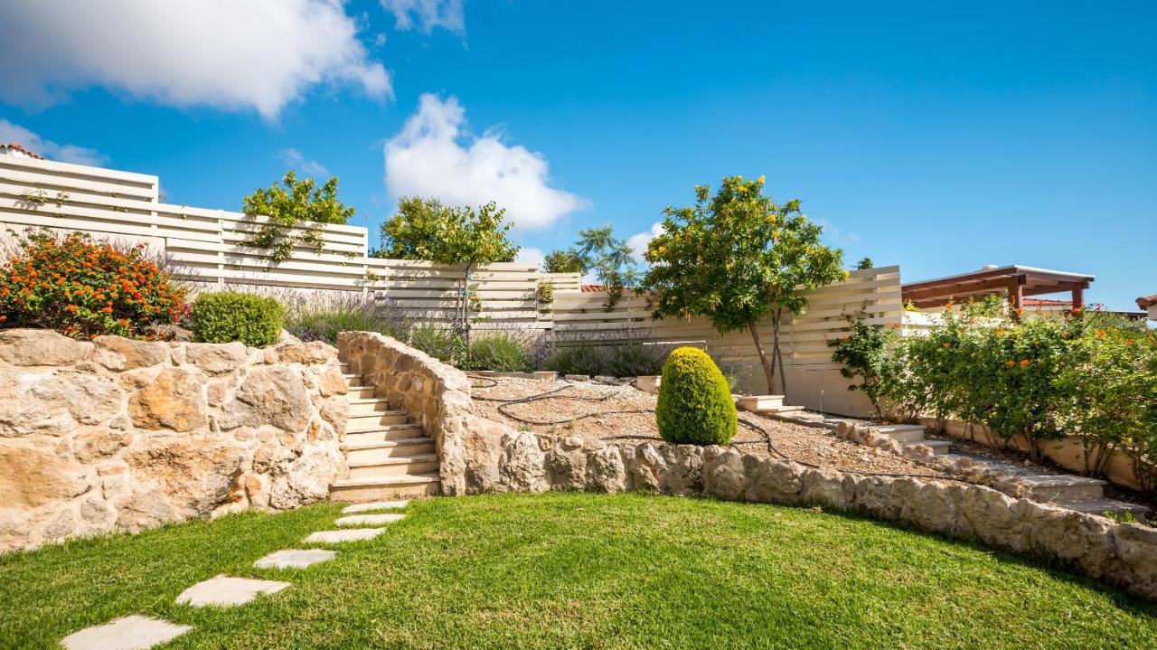 Resitour - Perneri Four Bedroom Villa Paphos Eksteriør bilde